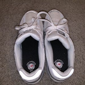 White new balance 990v4